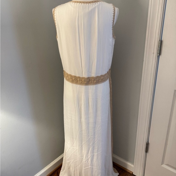 Chico’s maxi dress. White w/crochet trim, lined skirt size 0 equivalent to Small - Picture 5 of 10